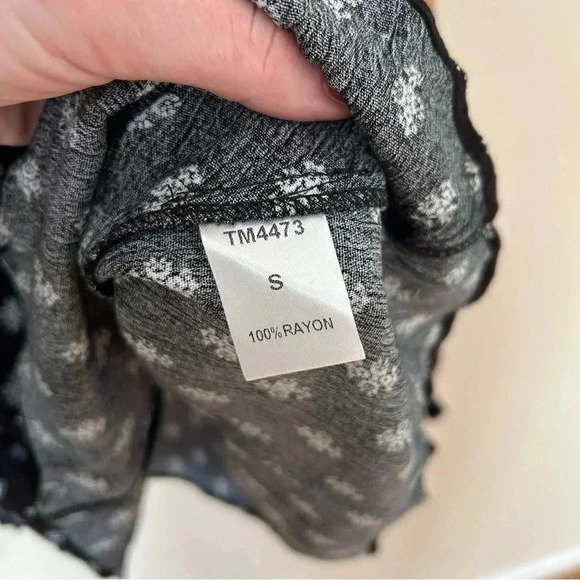 Anthropologie THML Black Pattern Bell Long Sleeve V-Neck Blouse Women’s Small - Picture 6 of 9